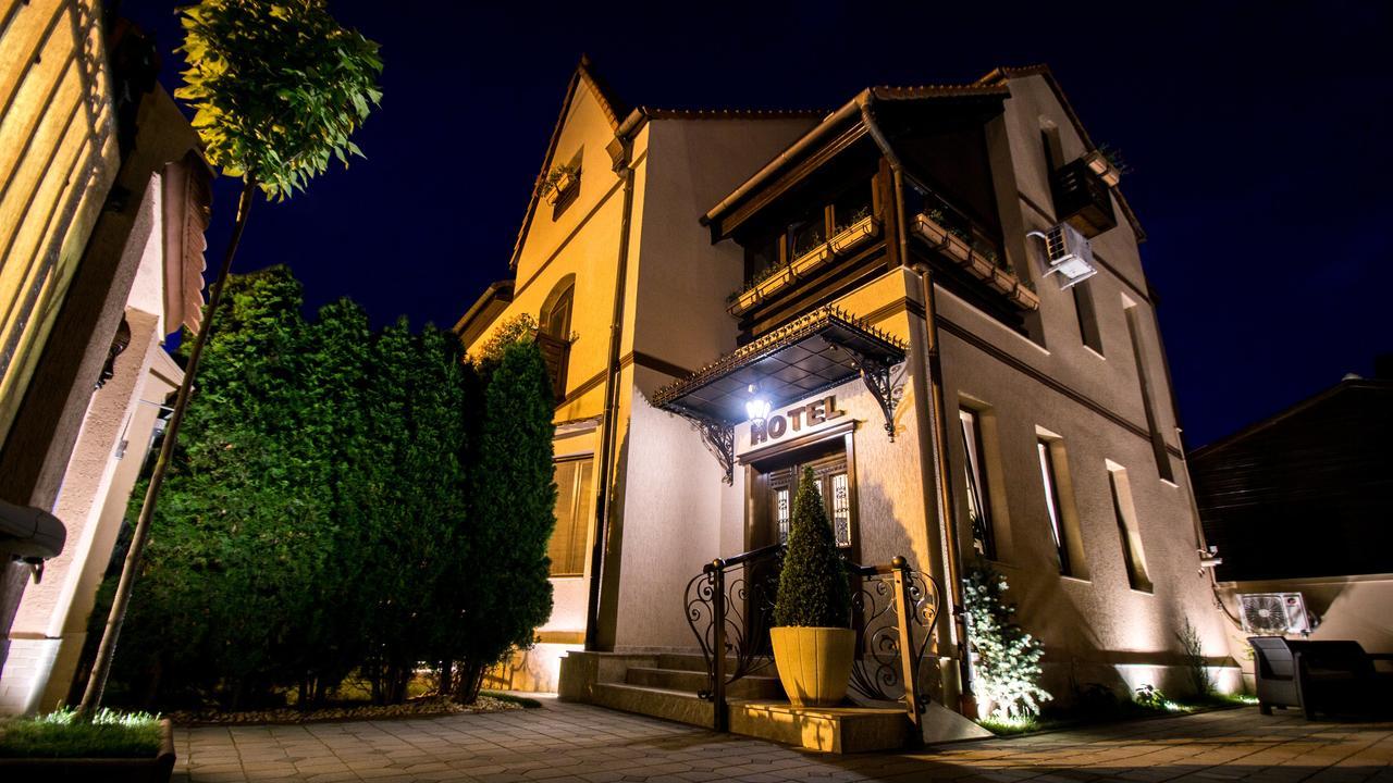 Noblesse Boutique Resort Sibiu Bagian luar foto